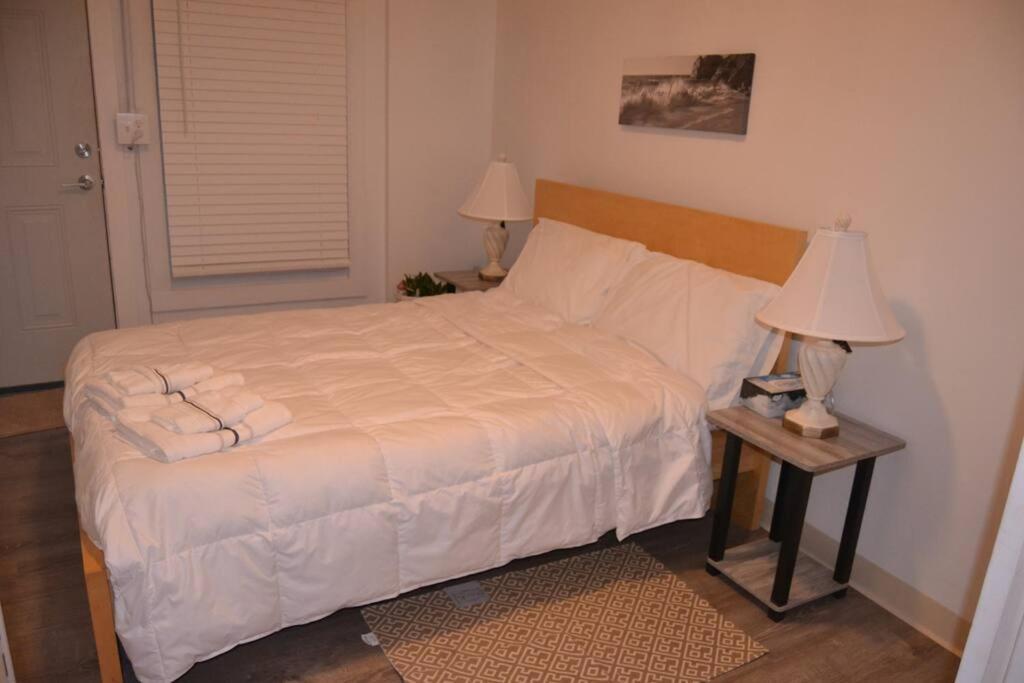 Bright And Cozy Lighthouse Cottage In Greenville Sc Εξωτερικό φωτογραφία